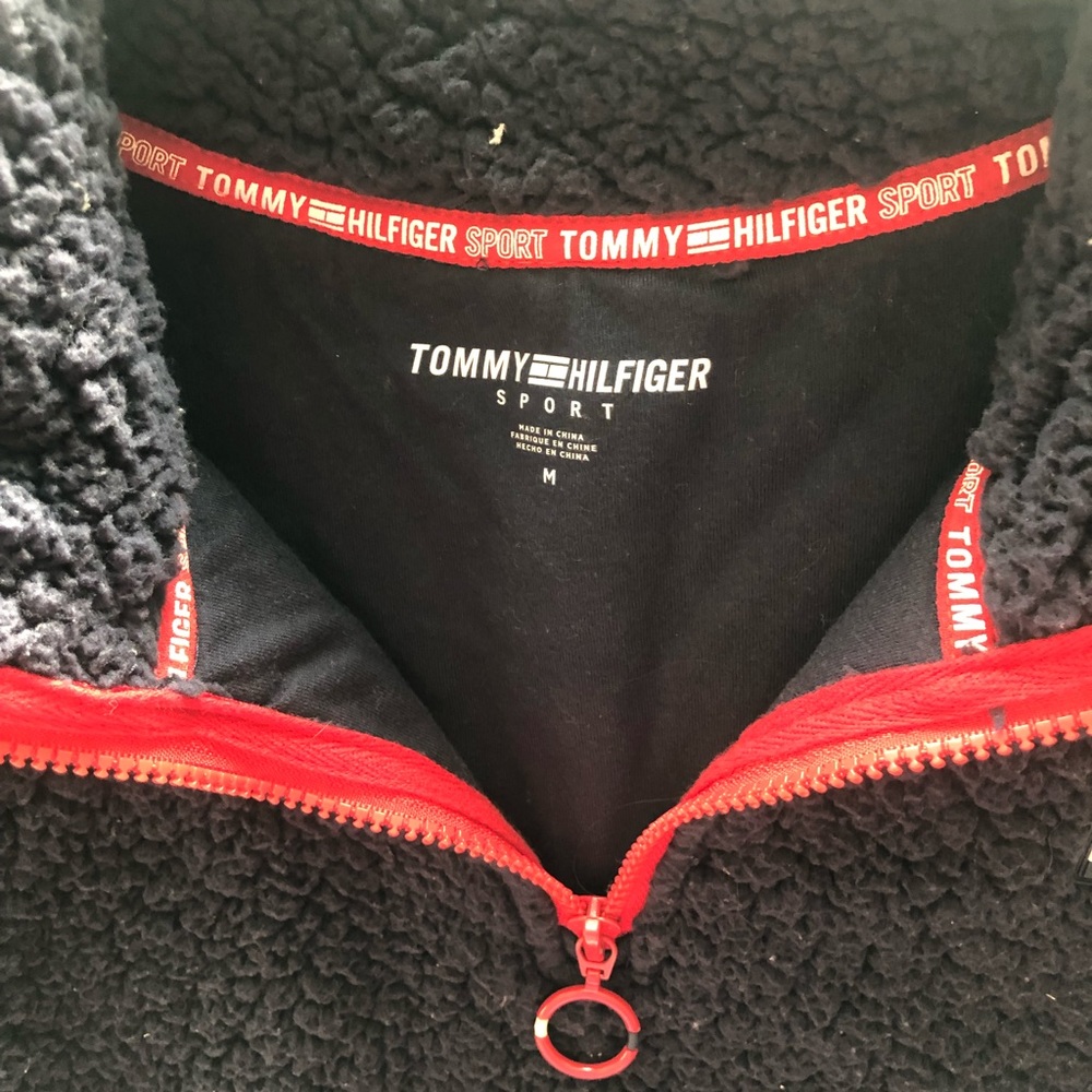 Fuzzy Tommy Hilfiger top. Size medium gently worn.